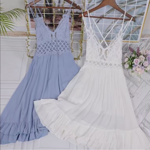 Dresses & Skirts - Flouncy Date Night Dress